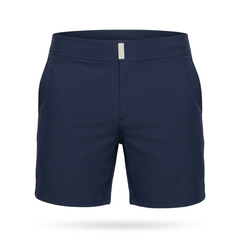 Vrijstaande navy zwemshort op een witte achtergrond